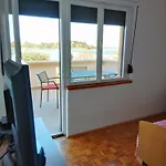 Tome - With Bathroom And Separate Kitchen