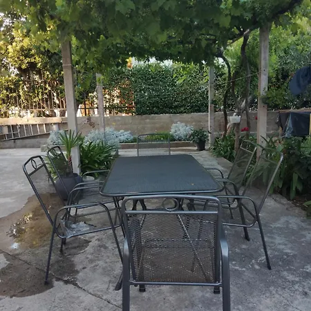 Tome - With Bathroom And Separate Kitchen