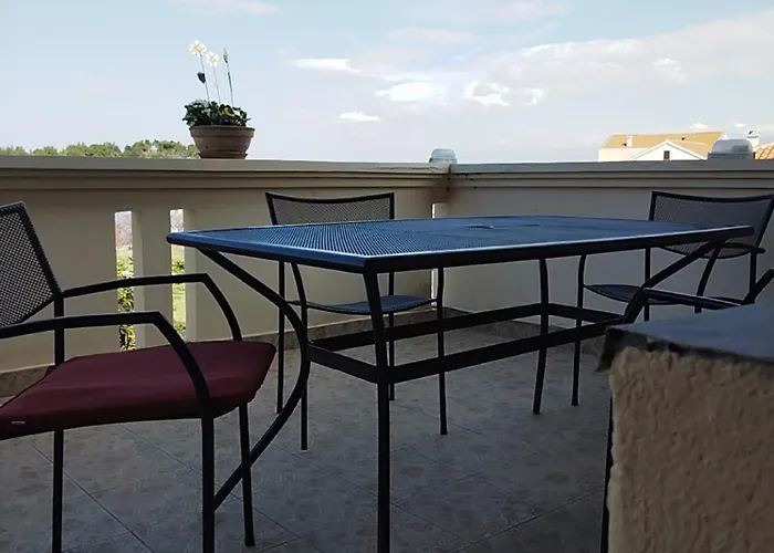 Tome - With Bathroom And Separate Kitchen Pensión