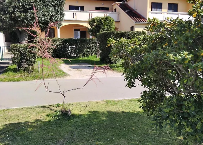 Tome - With Bathroom And Separate Kitchen Gostinjska kuća Nin