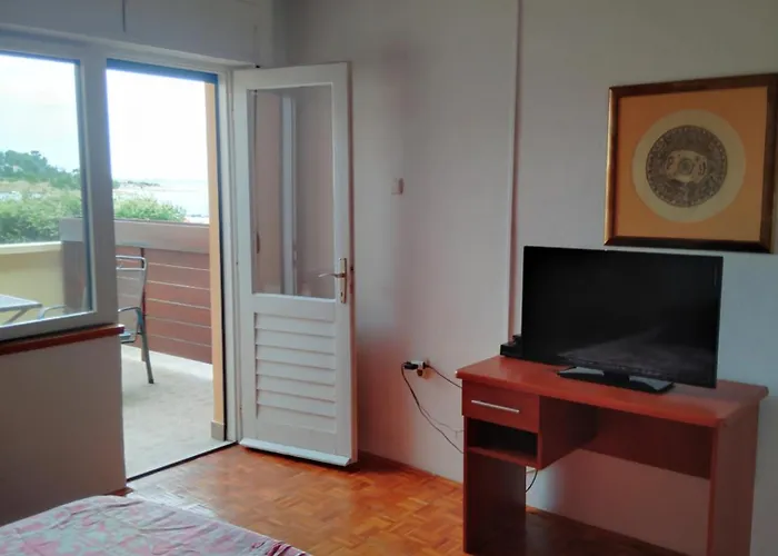 Tome - With Bathroom And Separate Kitchen 3*