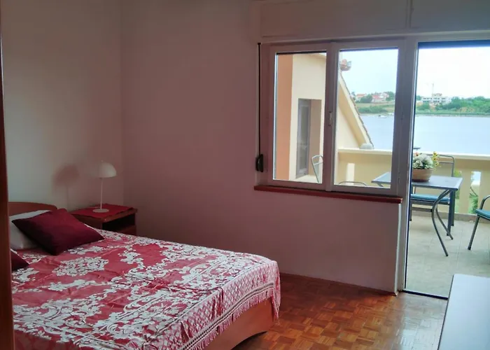Tome - With Bathroom And Separate Kitchen Gostinjska kuća 3*